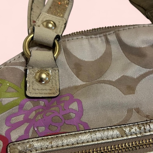 Coach Poppy - Picture 5 of 12